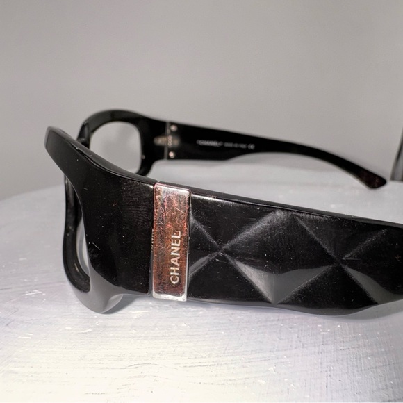 Authentic Chanel black quilted frames with Chanel case - Picture 10 of 13